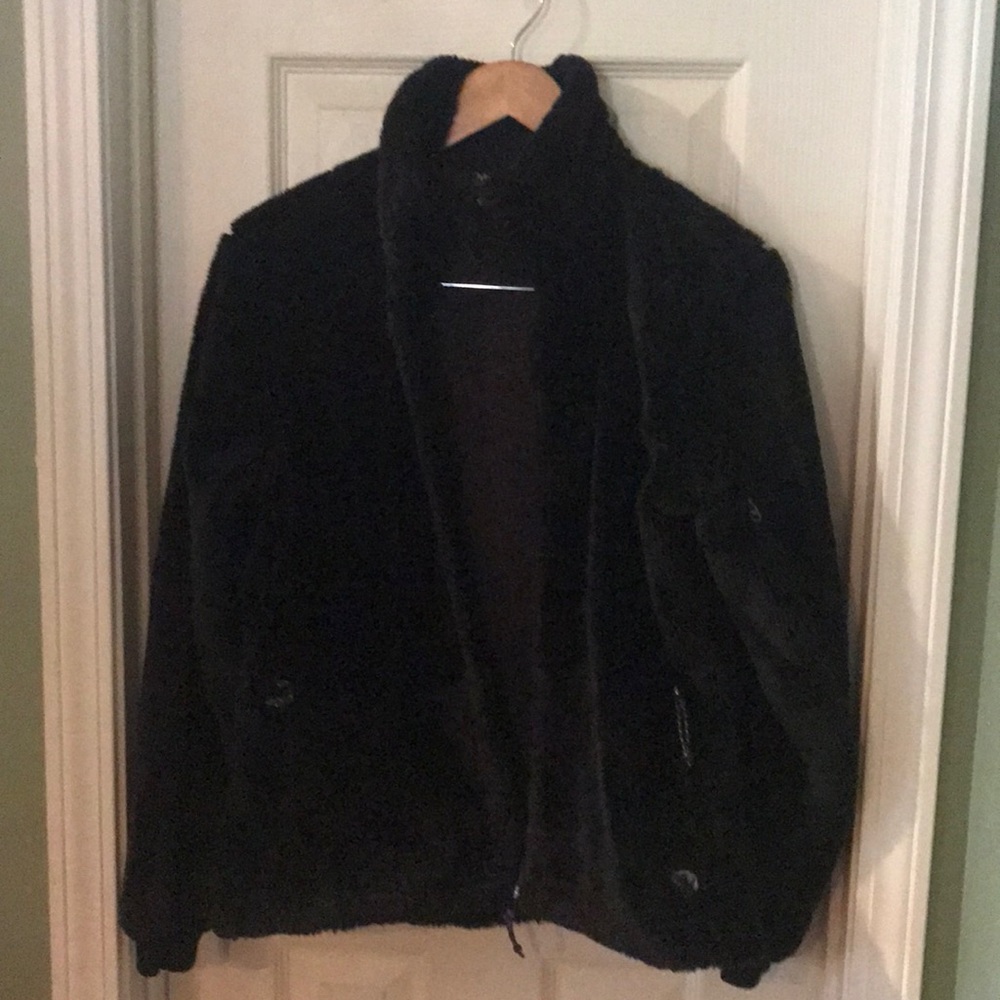 Mountain Hardware black fleec jacket